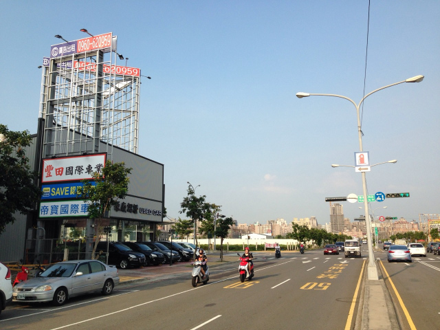 看板出租 台中 市區 向上路 龍富路 